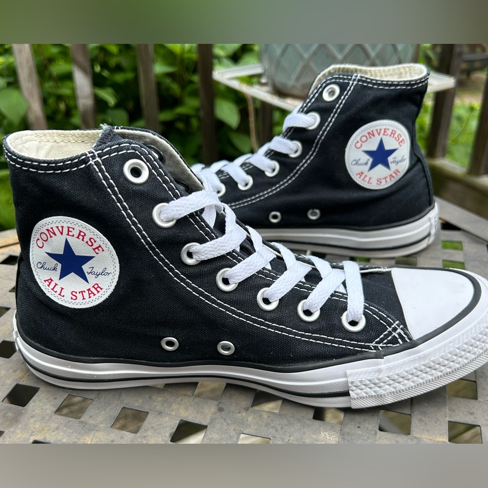 Converse CTAS Black canvas high tops. 6 women’s, 4 men’s - Picture 6 of 6